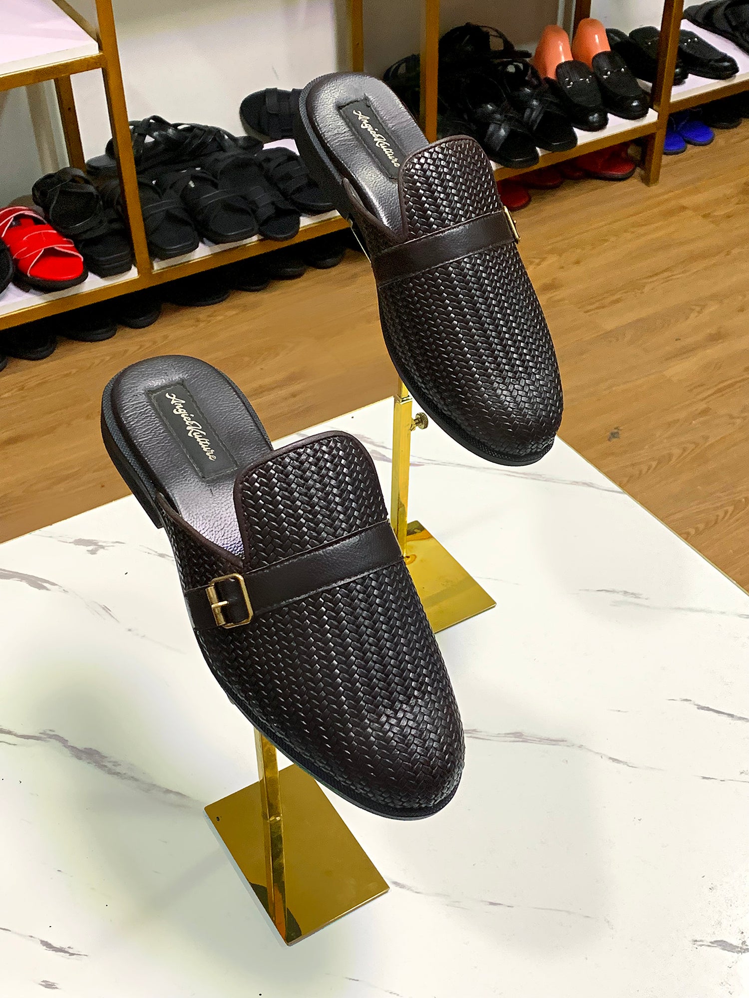HALF-SHOE MULES