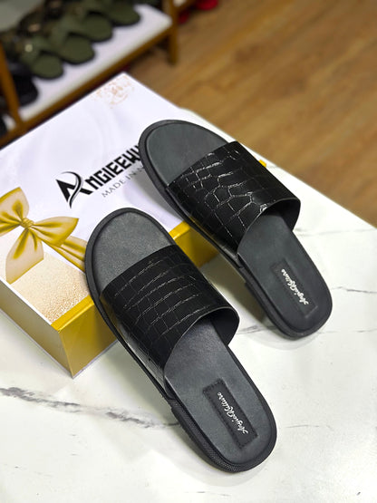 THE ONOWU PAIR - Black Crocs Leather