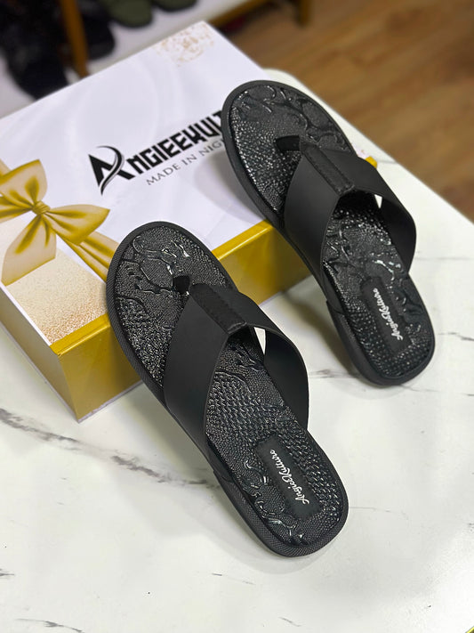 THE OGBUEFI PAIR - Black