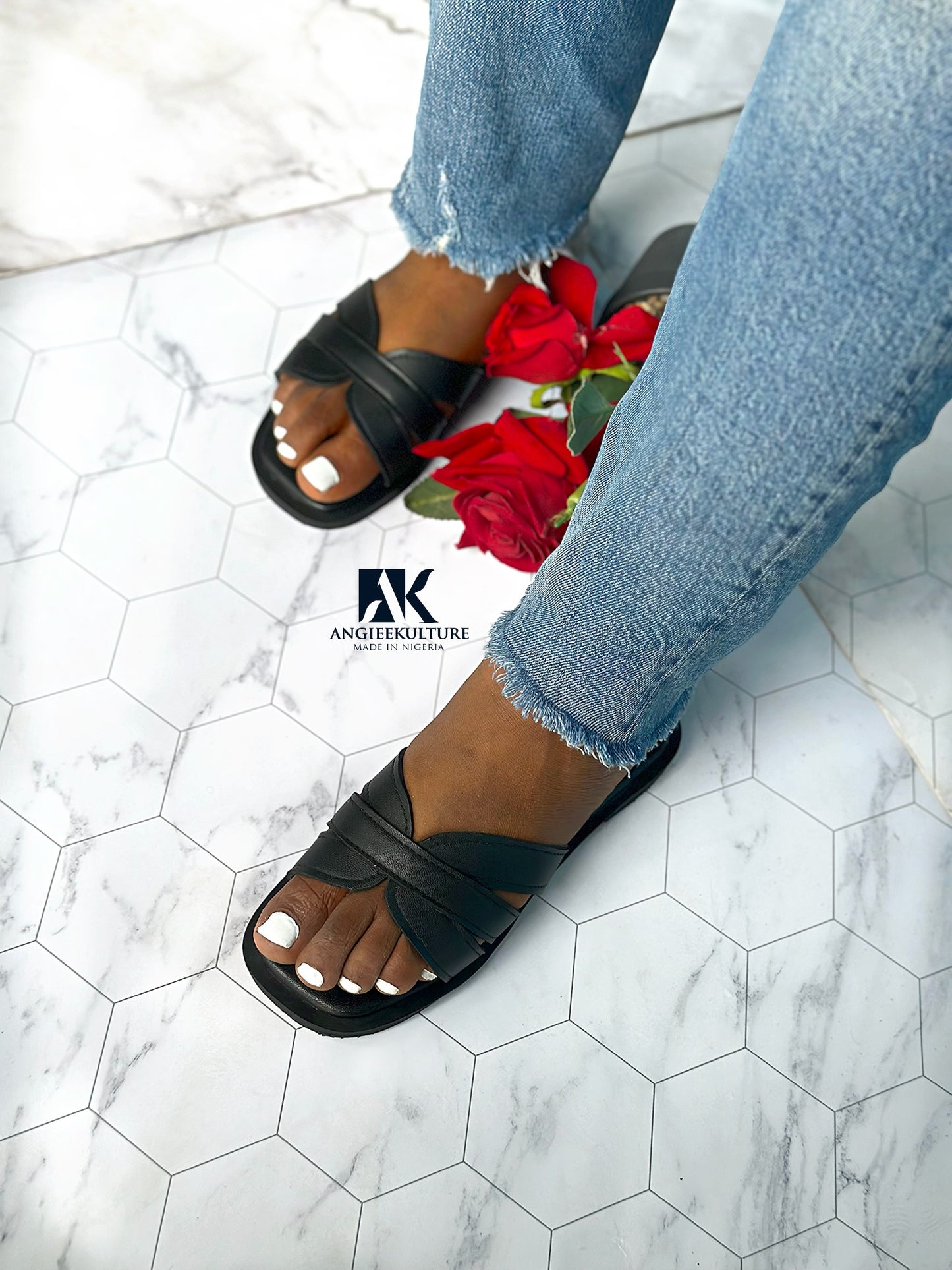 THE SURUBABY PAIR - Black