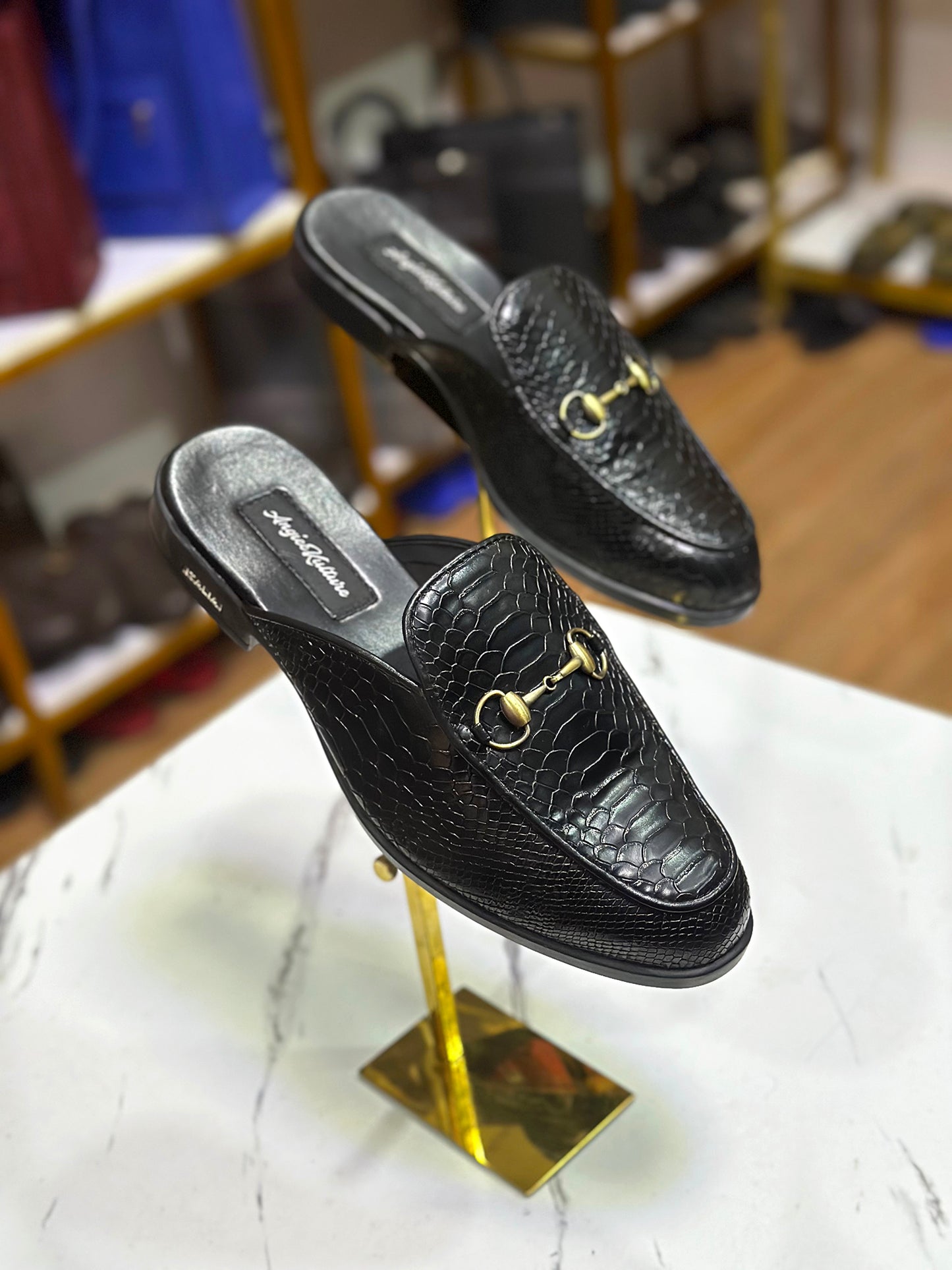 OBI HALF-SHOE MULES (Crocs) - Black