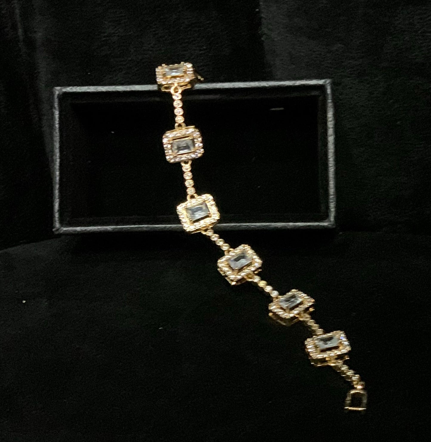 FEMALE BRACELET